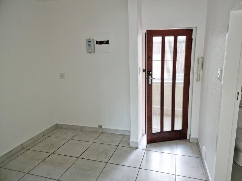 To Let 1 Bedroom Property for Rent in Rondebosch Western Cape